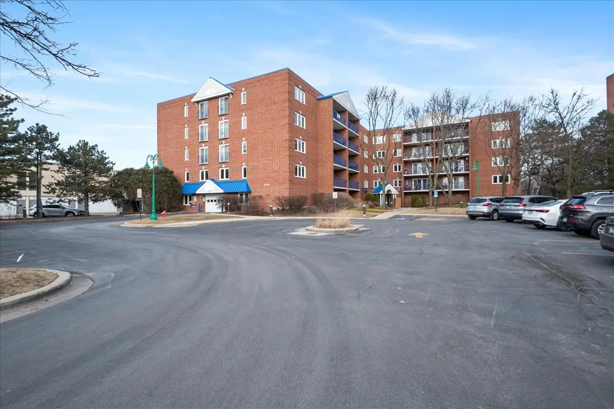 6755 N Milwaukee Avenue #404, Niles, IL 60714 - #1