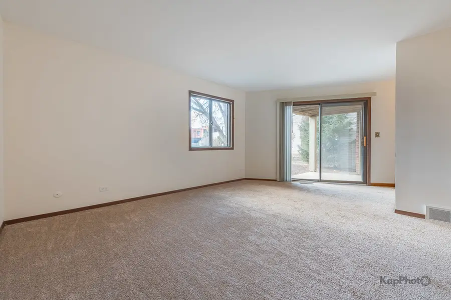 1840 W Highland Avenue #E-105, Elgin, IL 60123 - #3