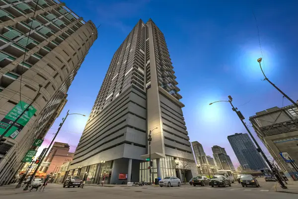 235 W Van Buren Street #3021, Chicago, IL 60607