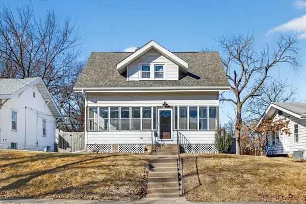 2418 Western Avenue, Davenport, IA 52803