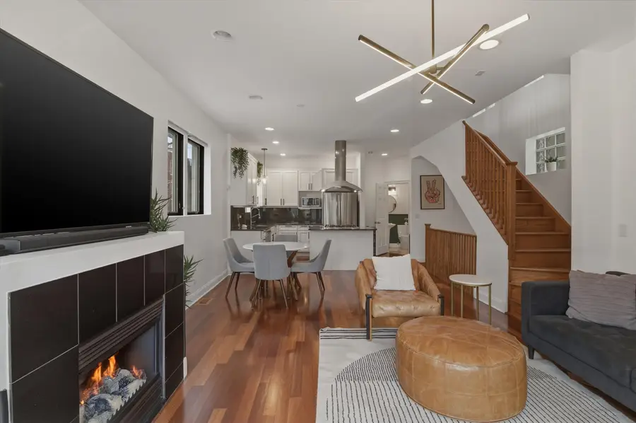 901 N Honore Street #2, Chicago, IL 60622 - #2