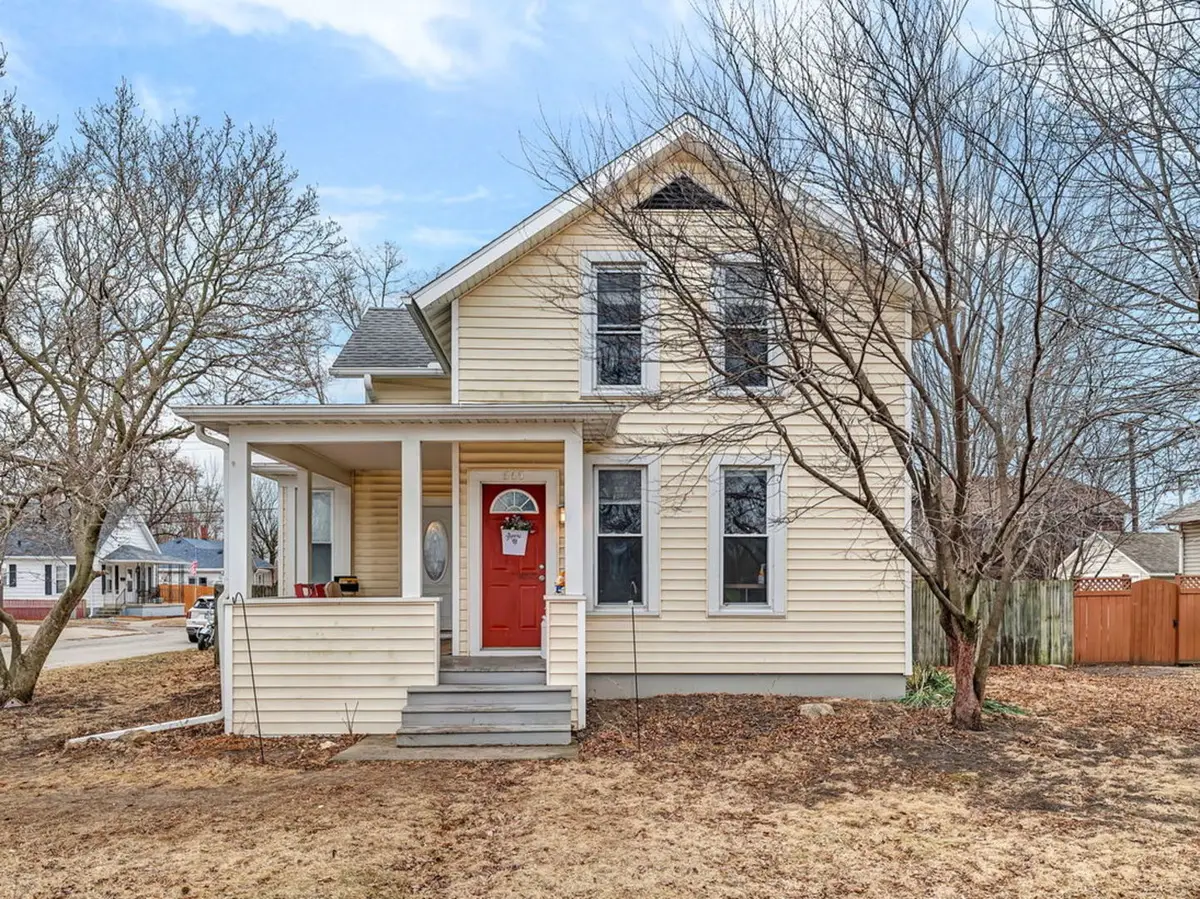 565 E Norris Drive, Ottawa, IL 61350 - #1