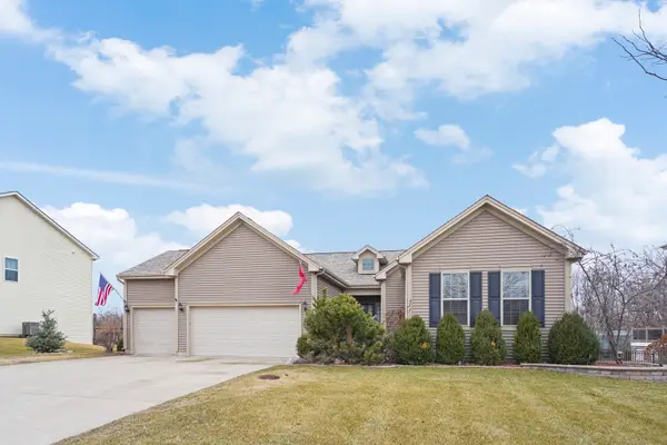 2165 Walnut Glen Boulevard, Island Lake, IL 60042