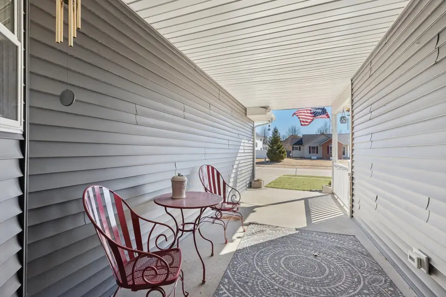 1545 Silver Valley Drive, Dewitt, IA 52742 - #2