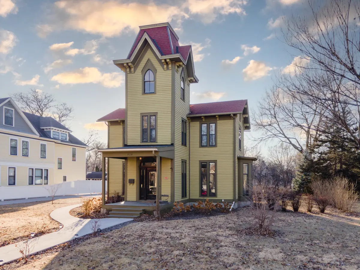 824 20th Street, Rock Island, IL 61201 - #1