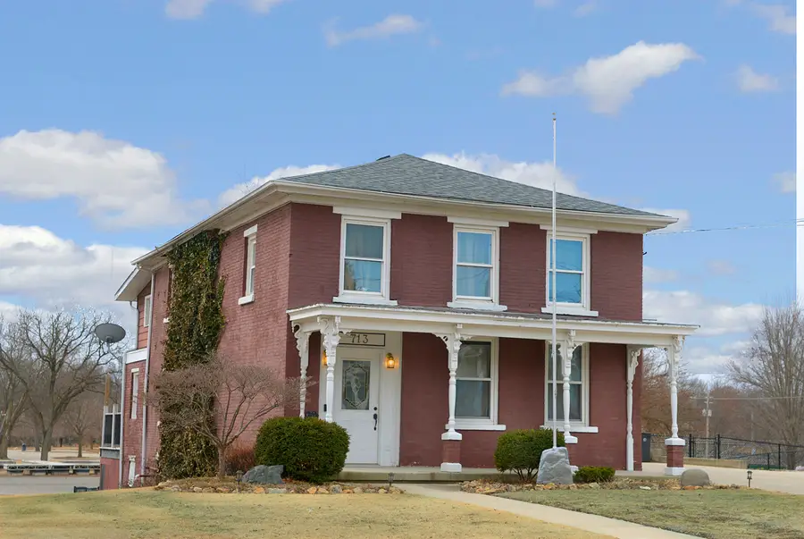 713 E Superior Street, Ottawa, IL 61350 - #2