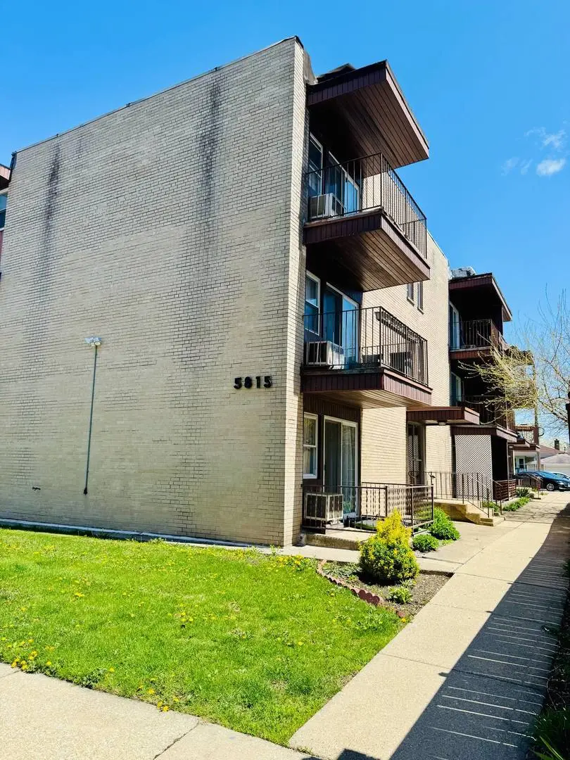 5815 N Spaulding Avenue #2B, Chicago, IL 60659 - #1
