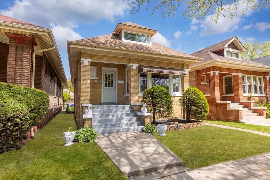 8109 S Marquette Avenue, Chicago, IL 60617 - #3