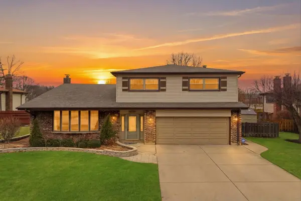 2126 E Waverly Lane, Arlington Heights, IL 60004