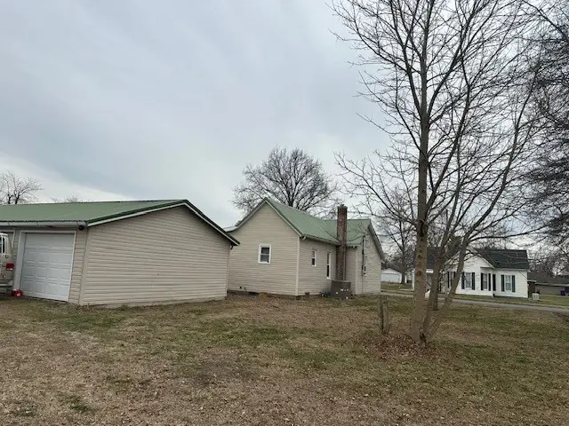 307 E Parker Street, Pinckneyville, IL 62274 - #2