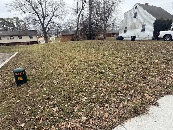 000 5th Street, Vienna, IL 62995