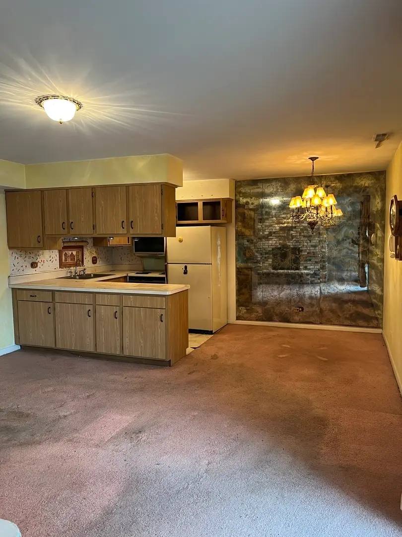 8210 Elmwood Avenue #403, Skokie, IL 60077 - #3