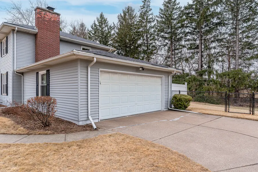 5013 Coachman Court, Bettendorf, IA 52722 - #3