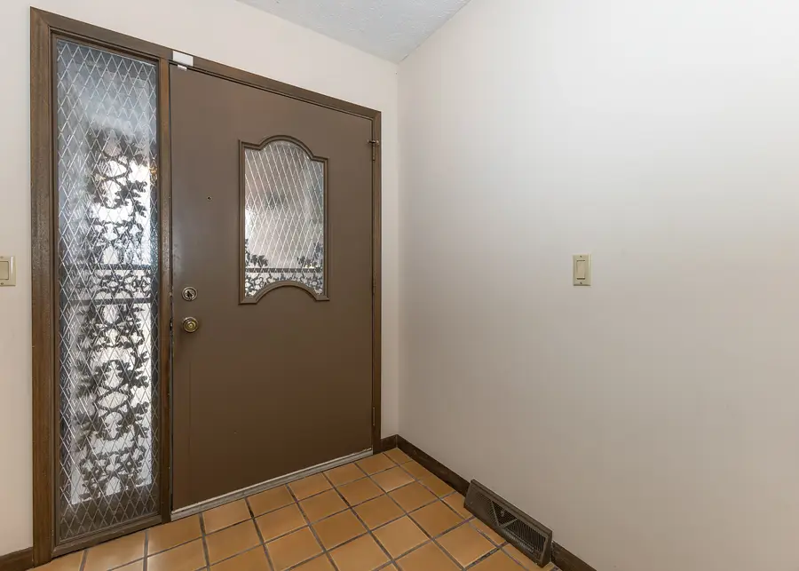 3748 53rd Street, Moline, IL 61265 - #3