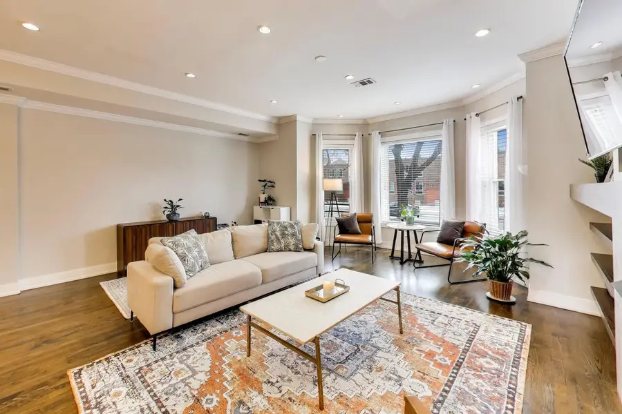 1034 E 47th Street #1W, Chicago, IL 60653 - #3