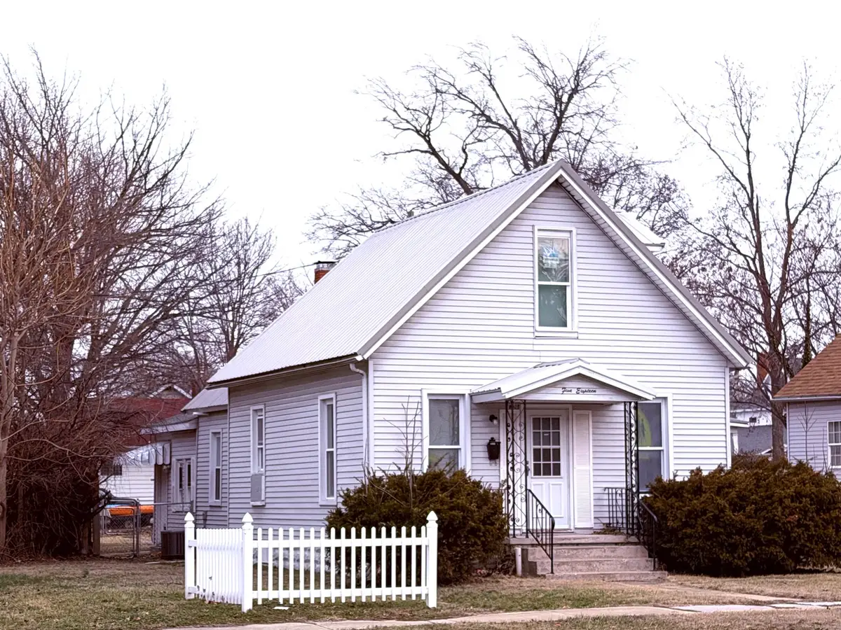 518 E Noleman Street, Centralia, IL 62801 - #1