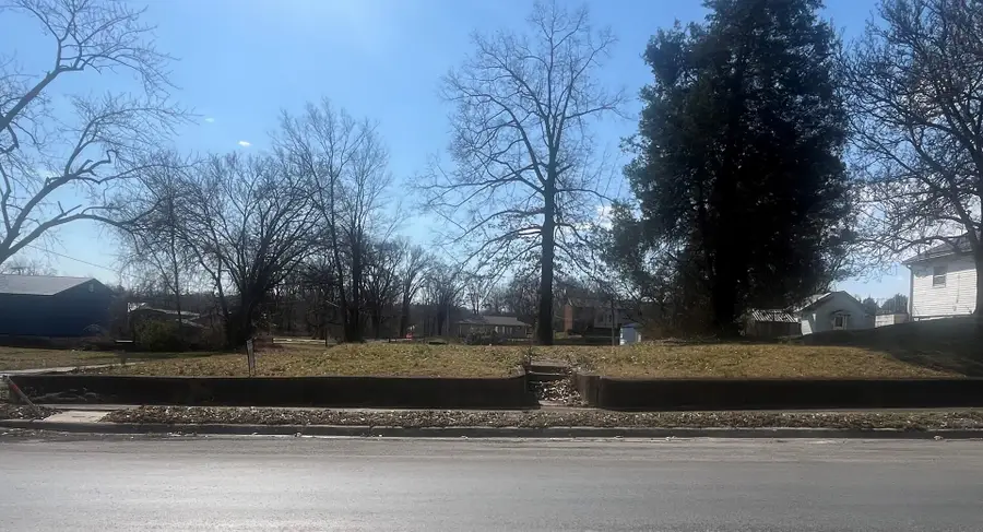 201 W Main Street, Vienna, IL 62995 - #3