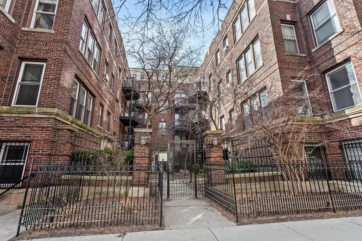 3648 N Pine Grove Avenue, Chicago, IL 60613 - #1