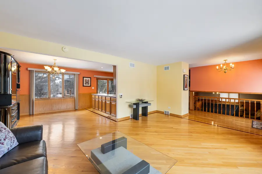 10033 S 87th Avenue, Palos Hills, IL 60465 - #3