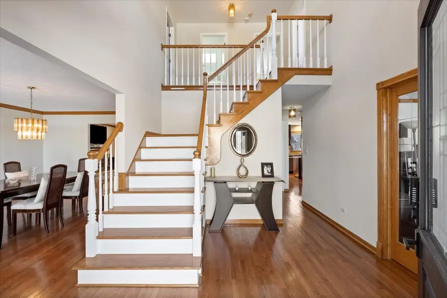 9111 Hawthorn Drive, Hickory Hills, IL 60457 - #2