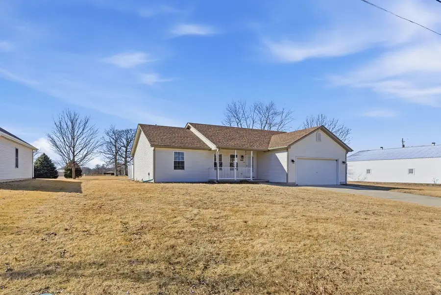 906 Warren Street, Earlville, IL 60518 - #2