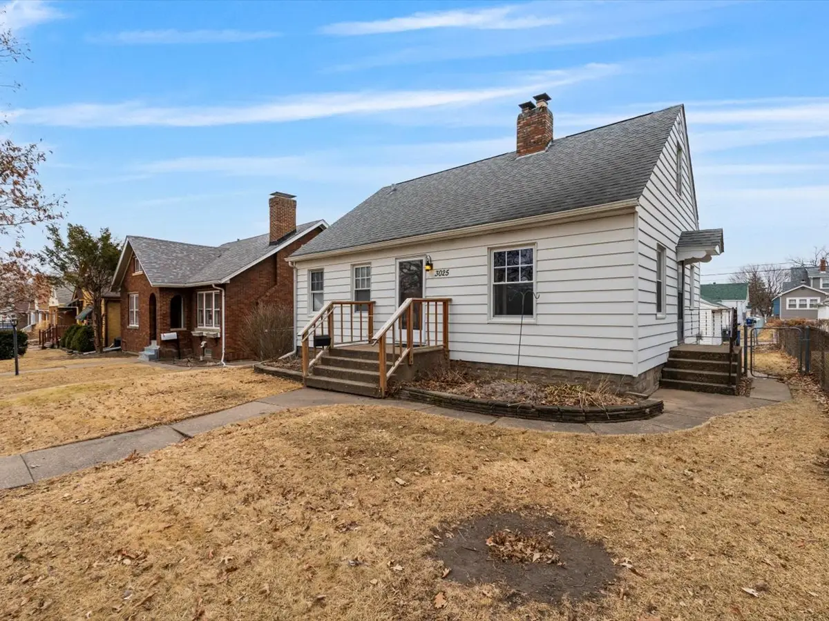 3025 Sheridan Street, Davenport, IA 52803 - #1