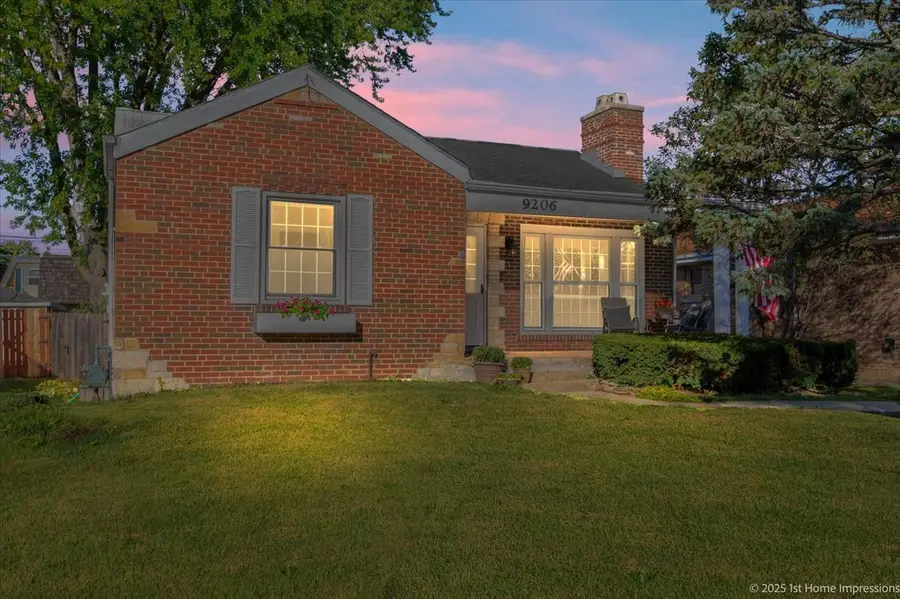 9206 S Troy Avenue, Evergreen Park, IL 60805 - #3