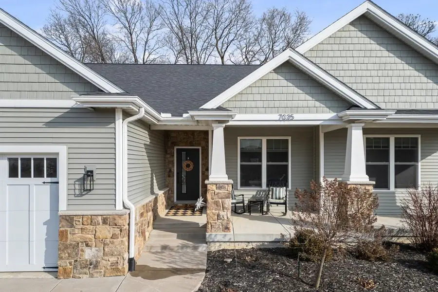 7035 Alvie Lane, Bettendorf, IA 52722 - #2