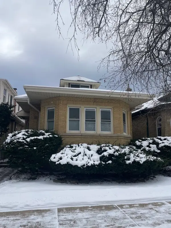 2539 W Morse Avenue, Chicago, IL 60645