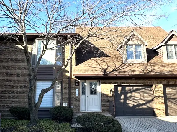 28 Queens Court #28, Westchester, IL 60154