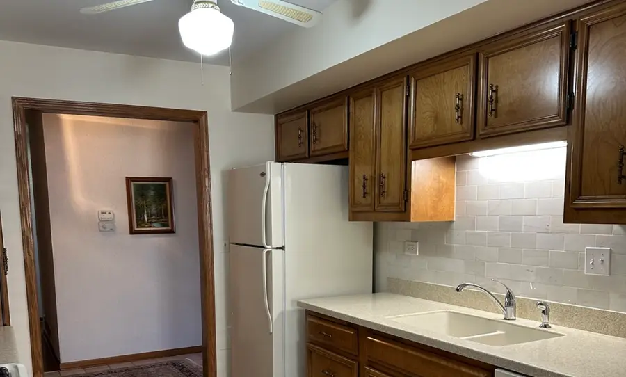 28 Queens Court #28, Westchester, IL 60154 - #3