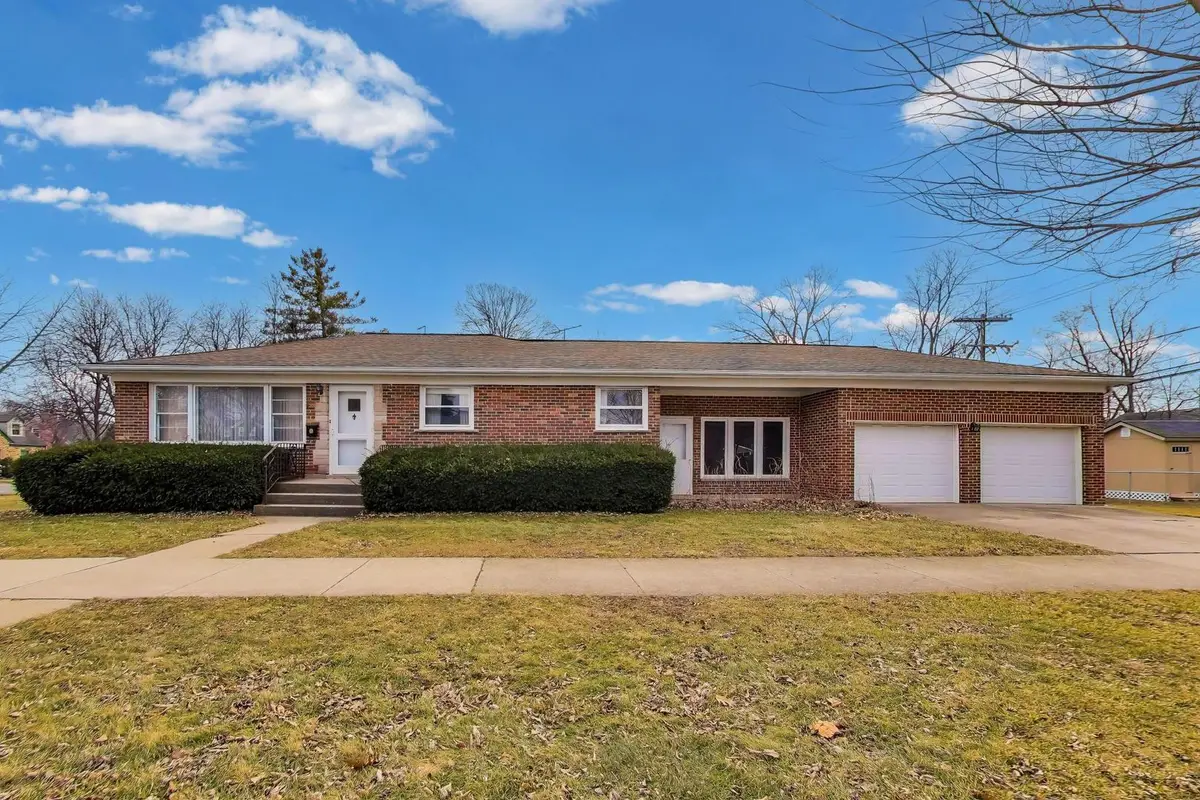 320 N Prospect Manor Avenue, Mount Prospect, IL 60056 - #1