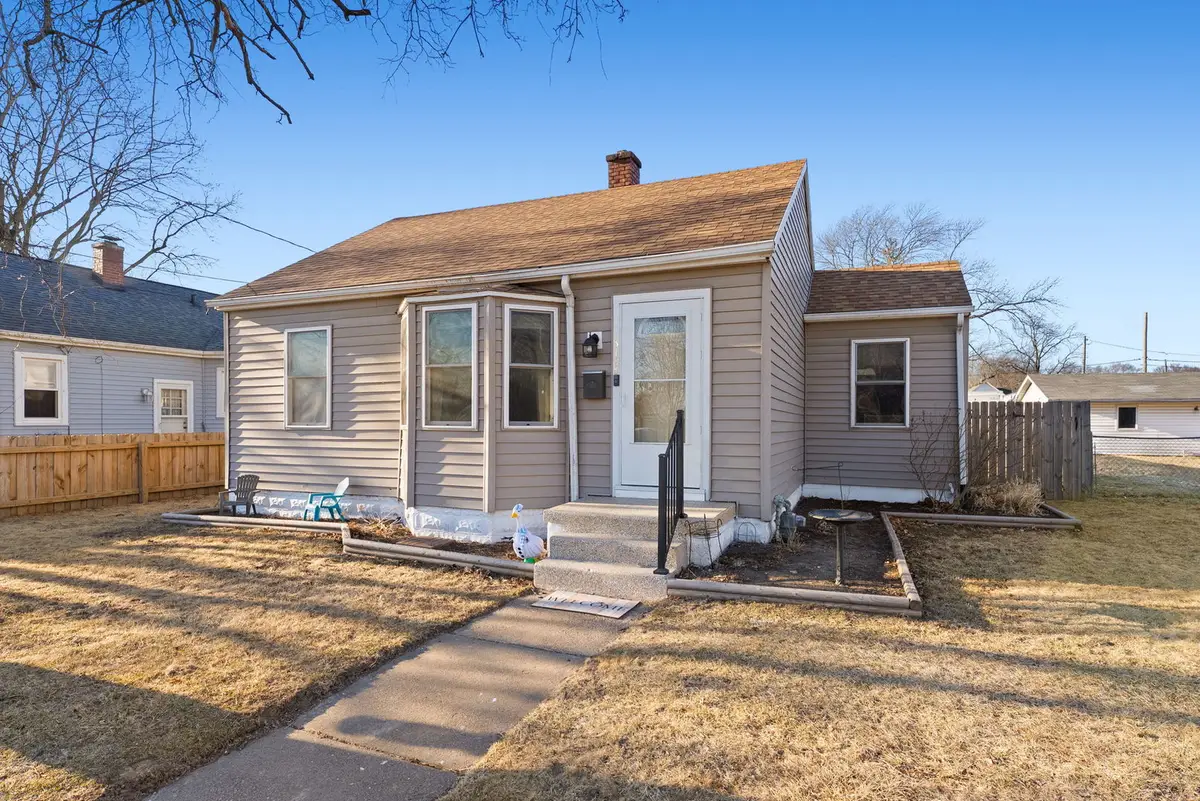 3128 Mckinley Avenue, Davenport, IA 52802 - #1