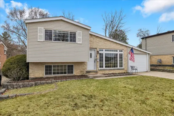 32 W Taylor Road, Lombard, IL 60148