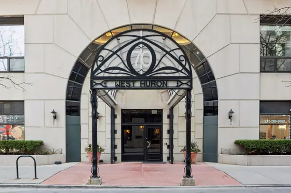 70 W Huron Street #1704, Chicago, IL 60654