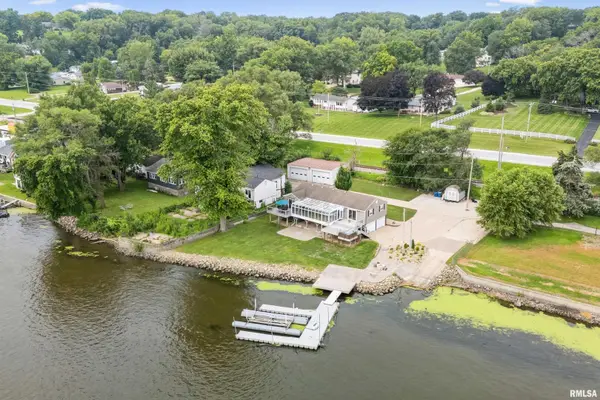 22799 Great River Road, Le Claire, IA 52753