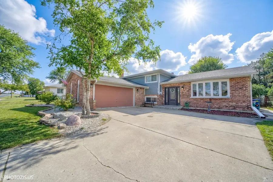 981 N Mill Road, Addison, IL 60101 - #2