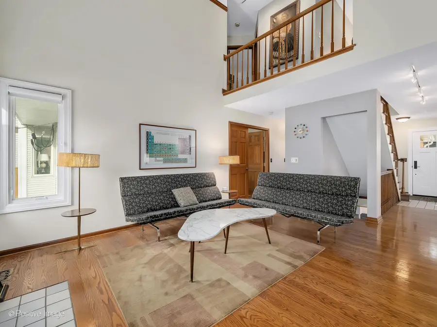 412 Lawrence Avenue, Glen Ellyn, IL 60137 - #2