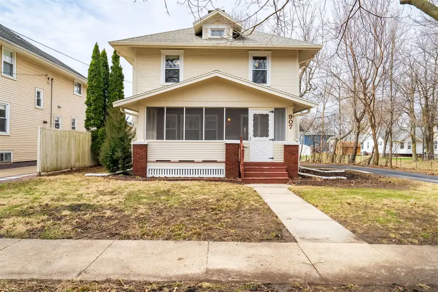 907 S Fell Avenue, Normal, IL 61761 - #2