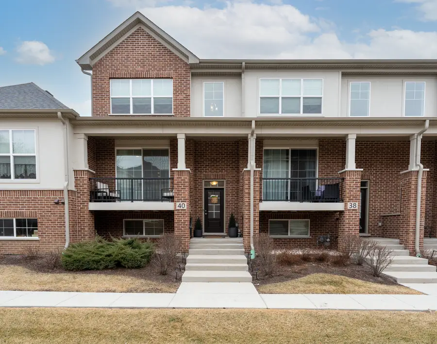 40 Woodmoor Court, Lombard, IL 60148 - #2