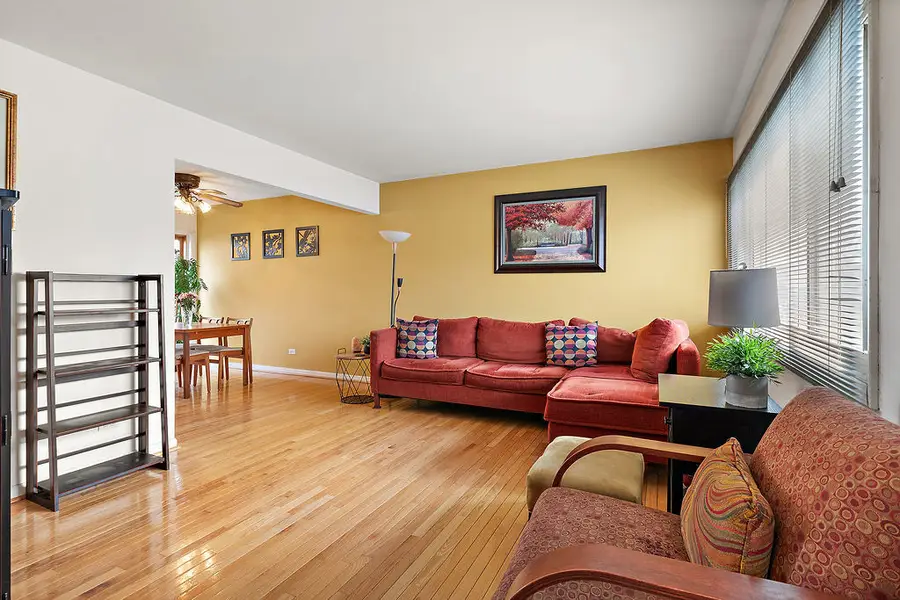 8000 W Lyons Street, Niles, IL 60714 - #3