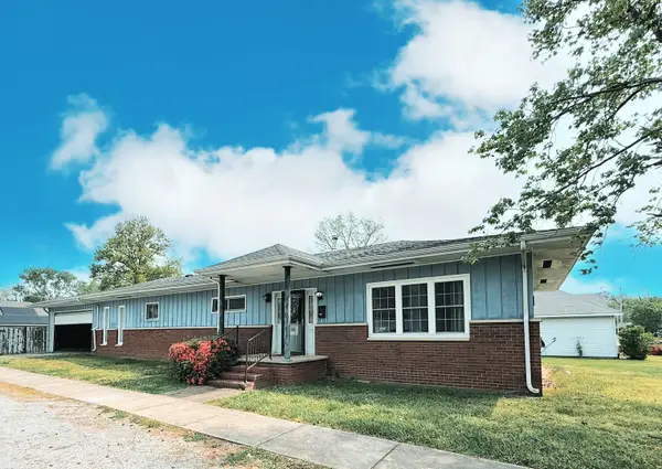 1401 E St Louis Street, West Frankfort, IL 62896