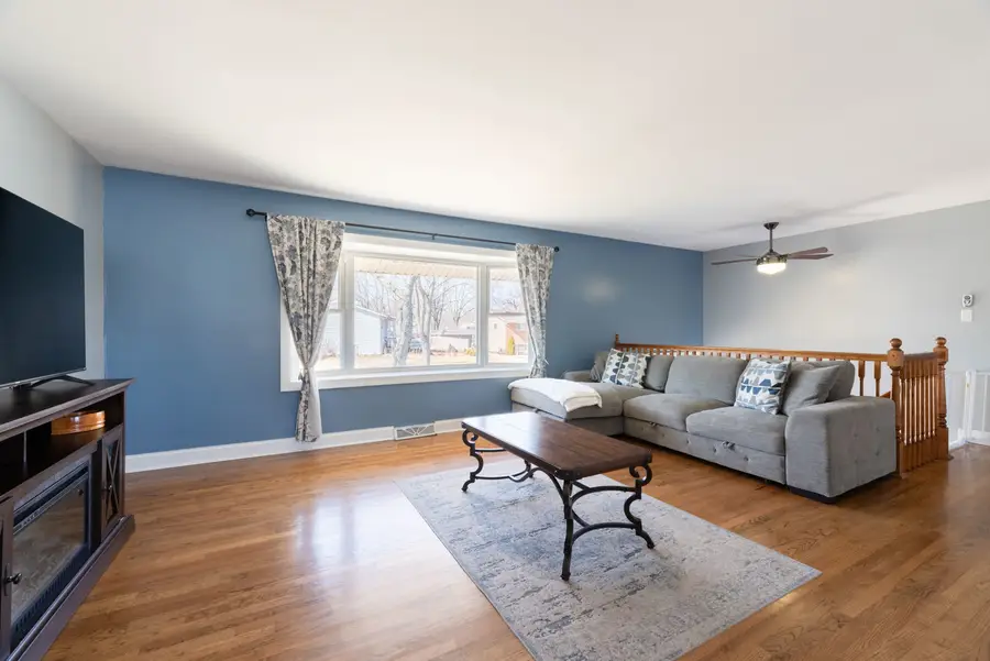 353 N Clark Drive, Palatine, IL 60074 - #3