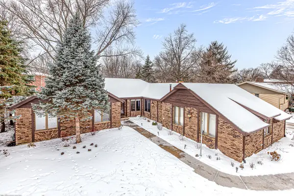 6729 W Menominee Parkway, Palos Heights, IL 60463