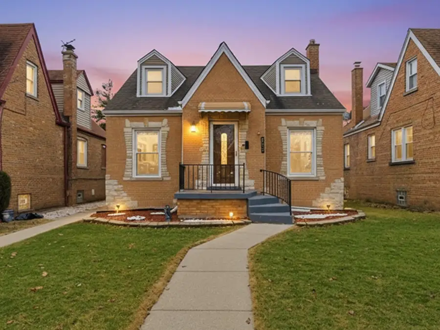 6955 W Barry Avenue, Chicago, IL 60634 - #2