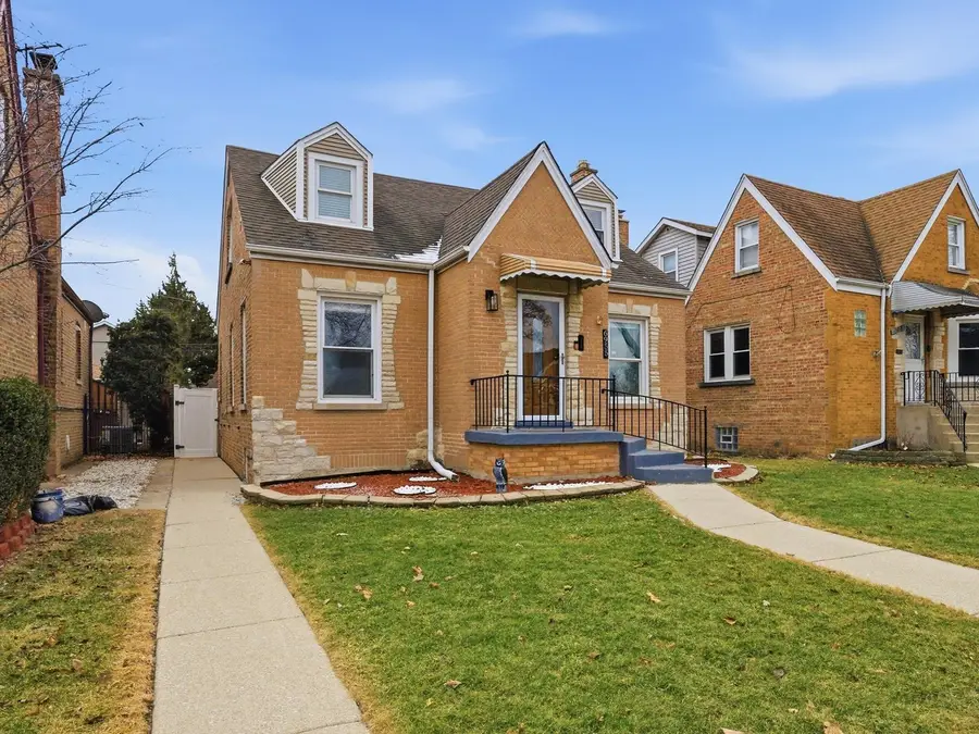 6955 W Barry Avenue, Chicago, IL 60634 - #3