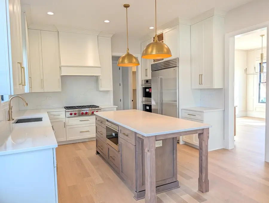 722 S Berkley Avenue, Elmhurst, IL 60126 - #3