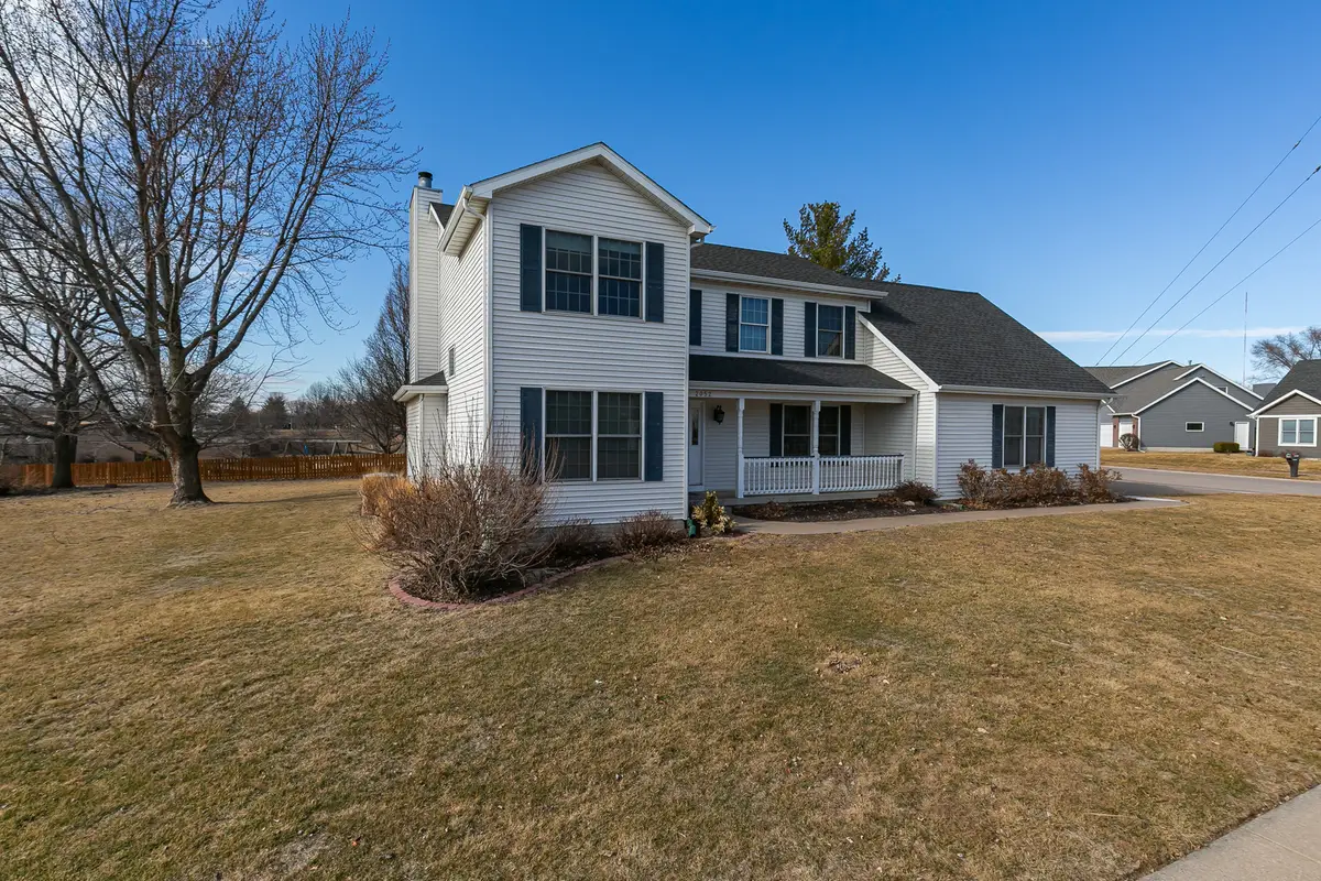 2052 Ashford Road, Bettendorf, IA 52722 - #1