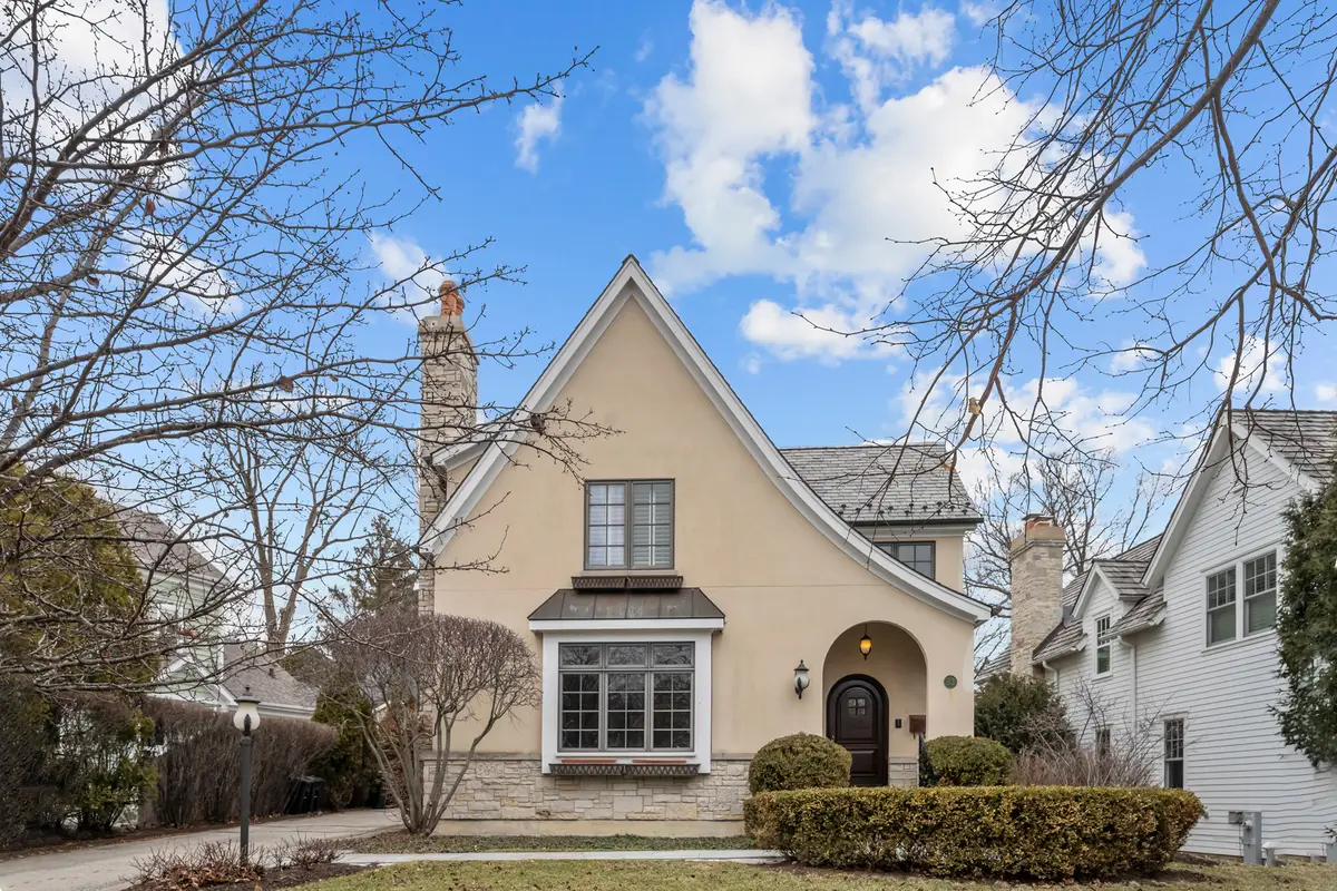 33 Washington Circle, Lake Forest, IL 60045 - #1