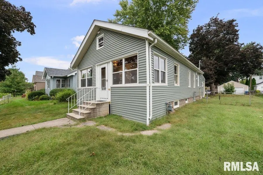 2519 29 1/2 Street, Rock Island, IL 61201 - #2